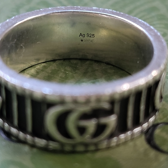Gucci Silver Double GG Aged Finish Ring - Picture 7 of 9